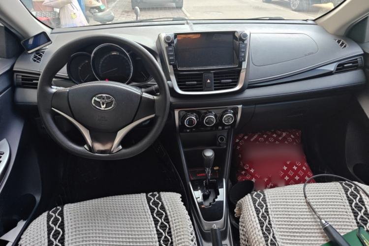 Used Toyota YARiS L Zhi Xuan 2017 1.5G CVT JingSu Model with Upgraded Sunroof Interior 2