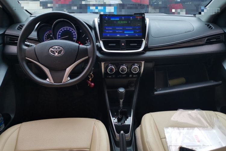 Used Toyota YARiS L Zhi Xuan 2017 1.5G CVT JingSu Model with Upgraded Sunroof Interior 2