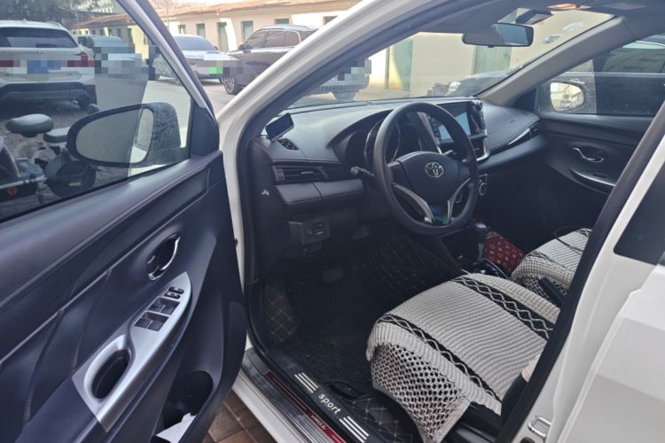 Used Toyota YARiS L Zhi Xuan 2017 1.5G CVT JingSu Model with Upgraded Sunroof Interior 3