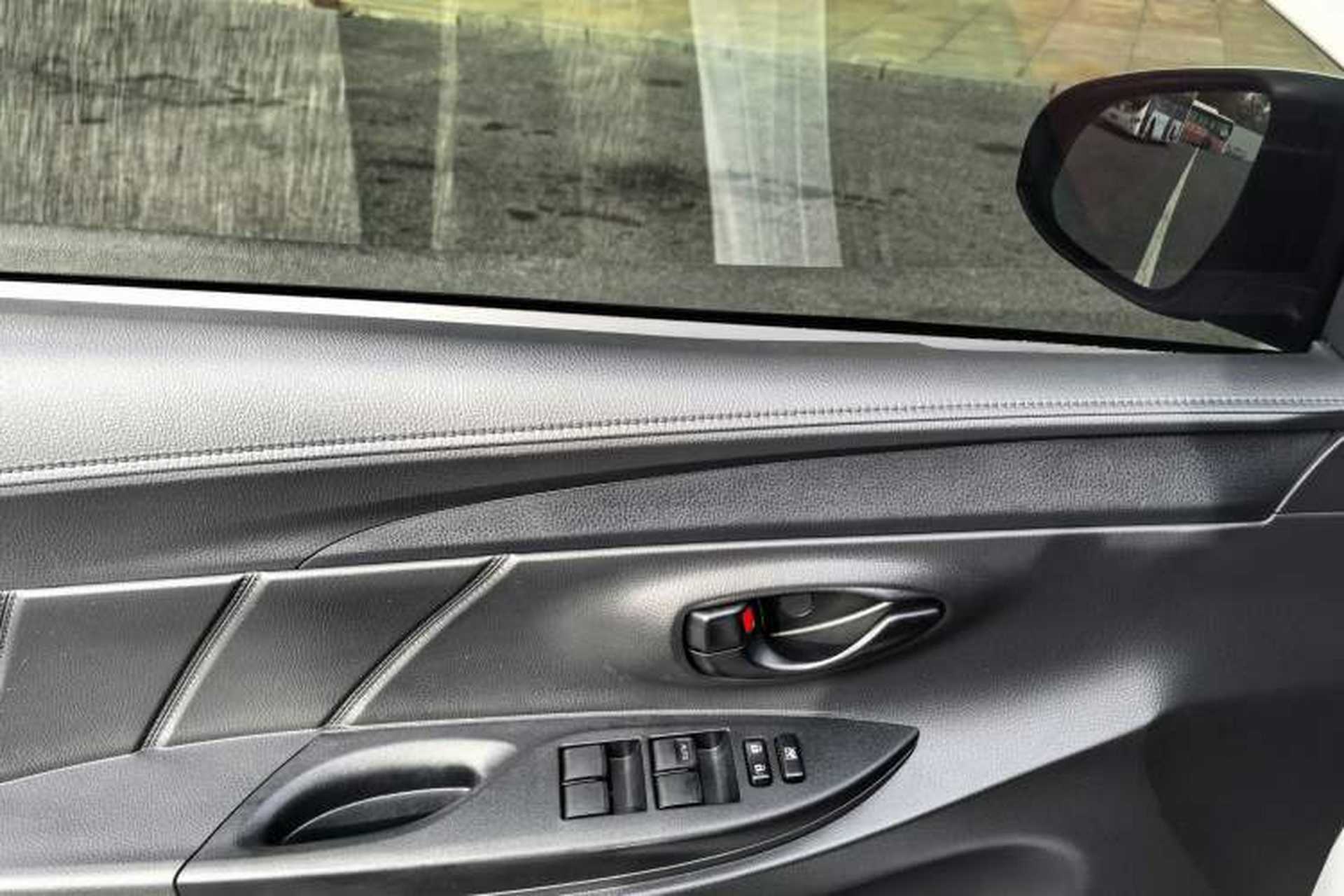 Used Toyota YARiS L Zhi Xuan 2017 1.5E CVT Enhanced Performance Edition Interior 3