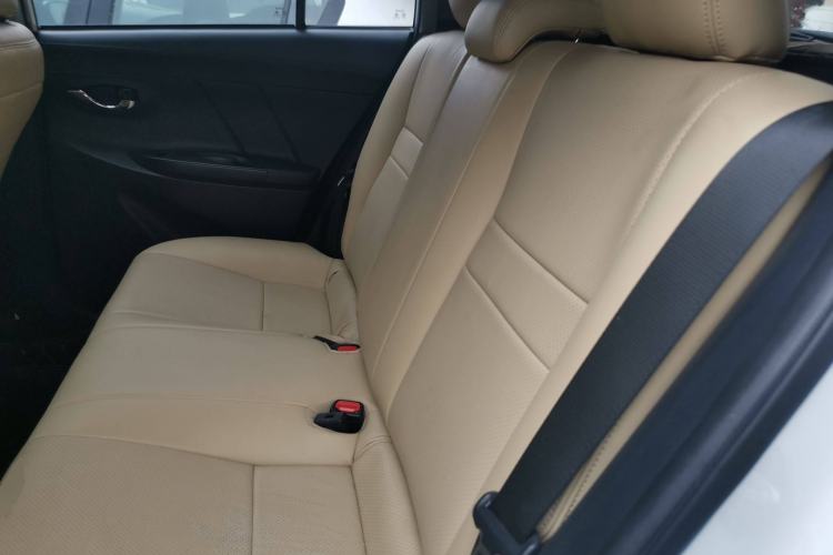 Used Toyota YARiS L Zhi Xuan 2017 1.5G CVT JingSu Model with Upgraded Sunroof Interior 4