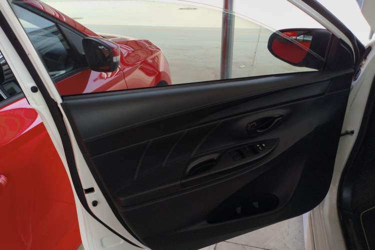 Used Toyota YARiS L Zhi Xuan 2017 1.5E CVT Enhanced Performance Edition Interior 7