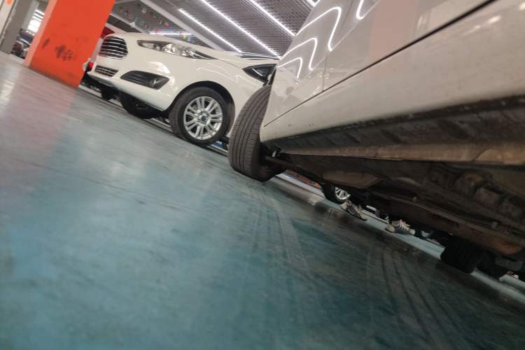 Used Toyota YARiS L Zhi Xuan 2017 1.5E CVT Enhanced Performance Edition Left Side Sill