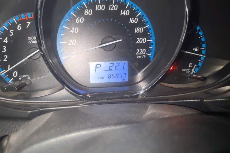 Used Toyota YARiS L Zhi Xuan 2017 1.5E CVT Enhanced Performance Edition Odometer Close Up