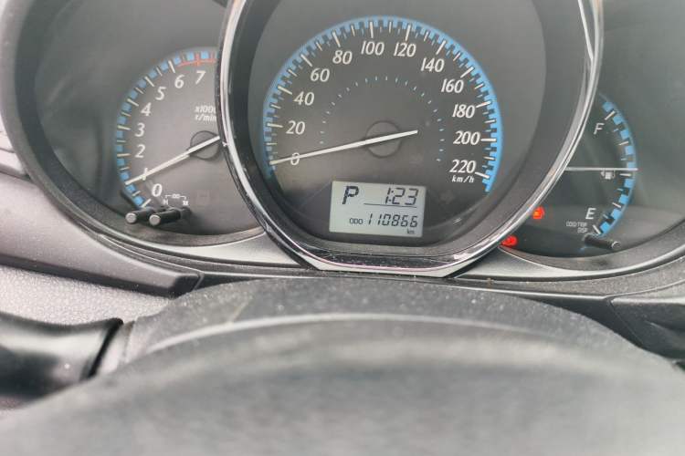 Used Toyota YARiS L Zhi Xuan 2017 1.5E CVT Enhanced Performance Edition Odometer Close Up