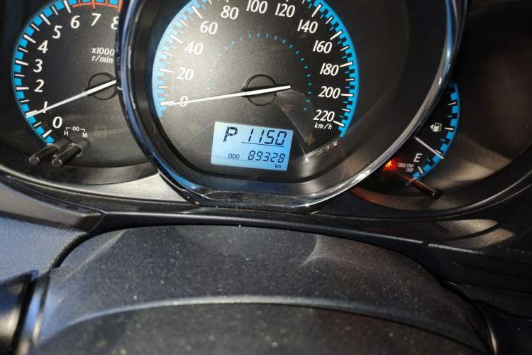 Used Toyota YARiS L Zhi Xuan 2017 1.5E CVT Enhanced Performance Edition Odometer Close Up