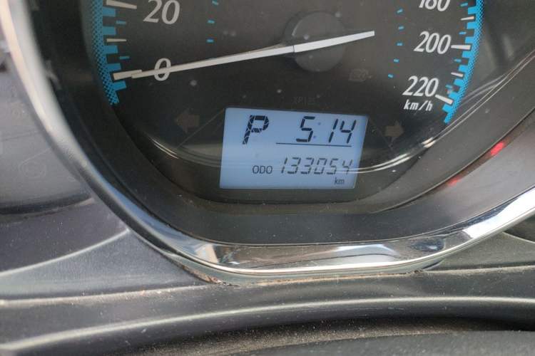 Used Toyota YARiS L Zhi Xuan 2017 1.5E CVT Enhanced Performance Edition Odometer Close Up