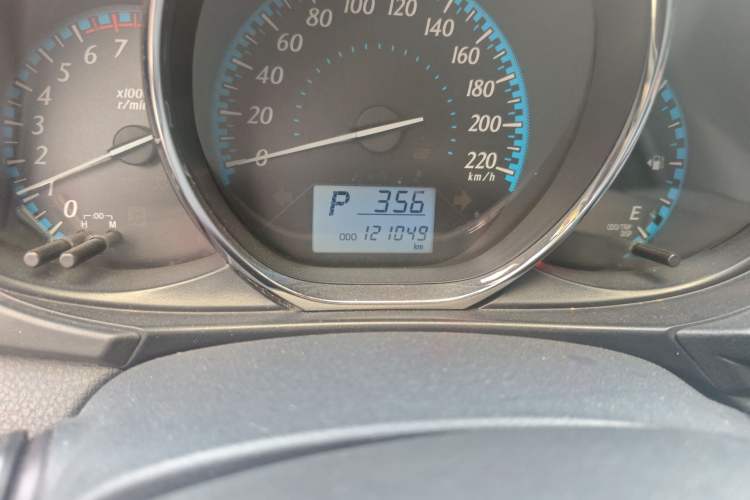 Used Toyota YARiS L Zhi Xuan 2017 1.5E CVT Enhanced Performance Edition Odometer Close Up