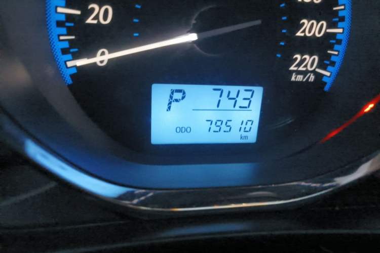 Used Toyota YARiS L Zhi Xuan 2017 1.5E CVT Enhanced Performance Edition Odometer Close Up