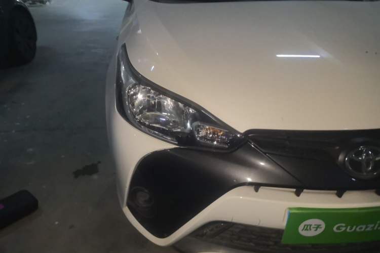 Used Toyota YARiS L Zhi Xuan 2017 1.5E CVT Enhanced Performance Edition Right Front Headlight