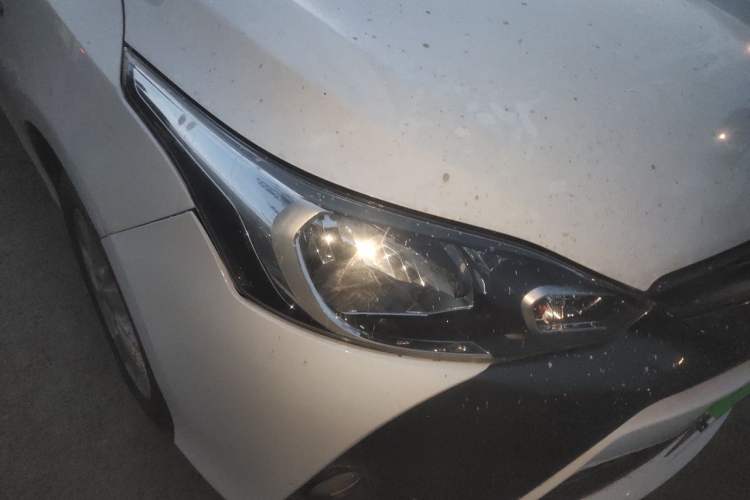 Used Toyota YARiS L Zhi Xuan 2017 1.5G CVT JingSu Model with Upgraded Sunroof Right Front Headlight