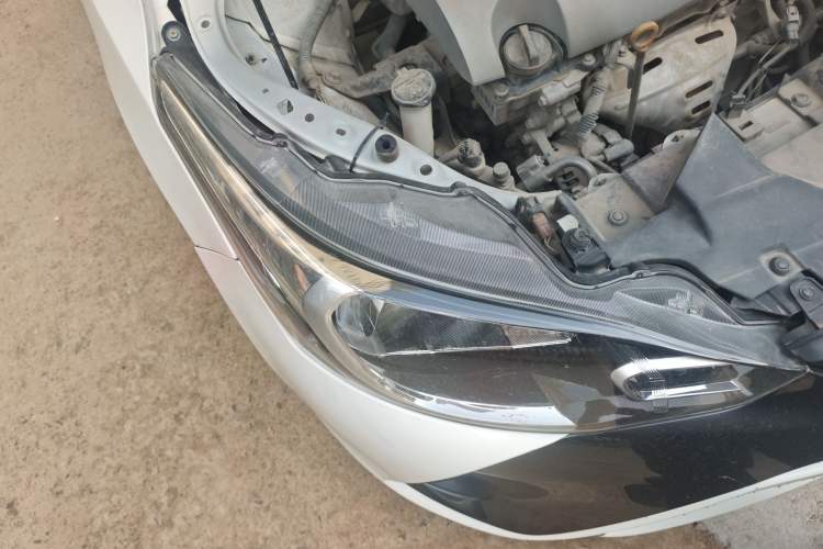 Used Toyota YARiS L Zhi Xuan 2017 1.5E CVT Enhanced Performance Edition Right Front Headlight