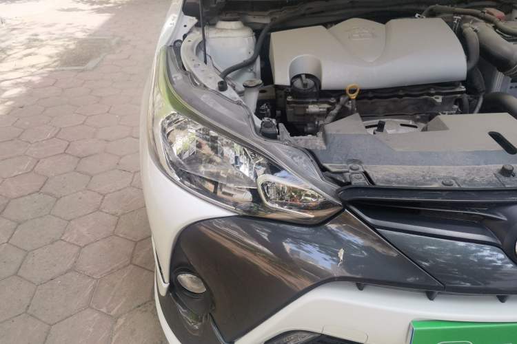 Used Toyota YARiS L Zhi Xuan 2017 1.5G CVT JingSu Model with Upgraded Sunroof Right Front Headlight