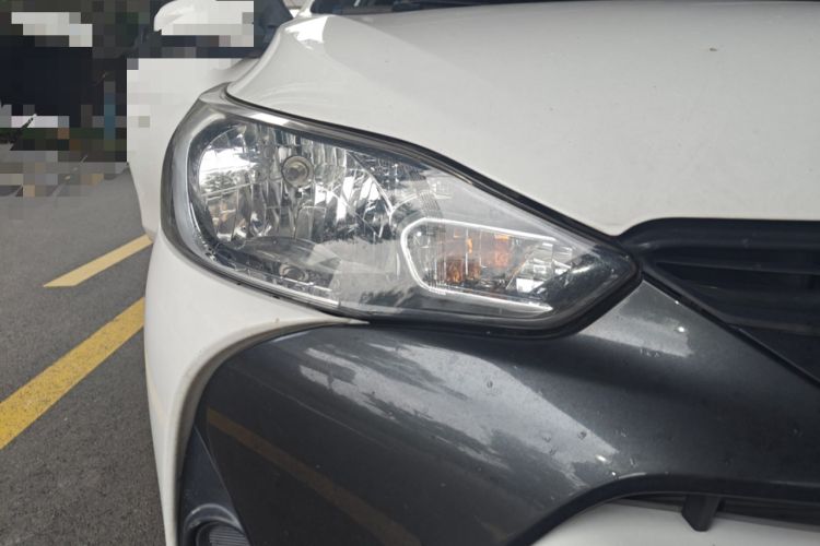 Used Toyota YARiS L Zhi Xuan 2017 1.5E CVT Enhanced Performance Edition Right Front Headlight