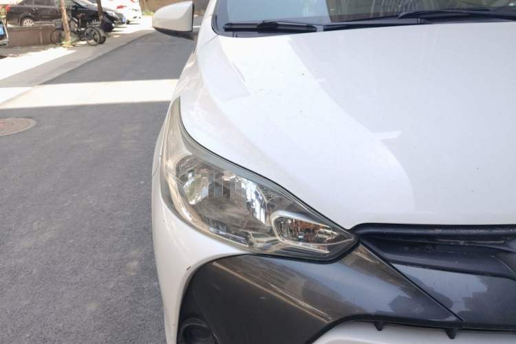 Used Toyota YARiS L Zhi Xuan 2017 1.5E CVT Enhanced Performance Edition Right Front Headlight