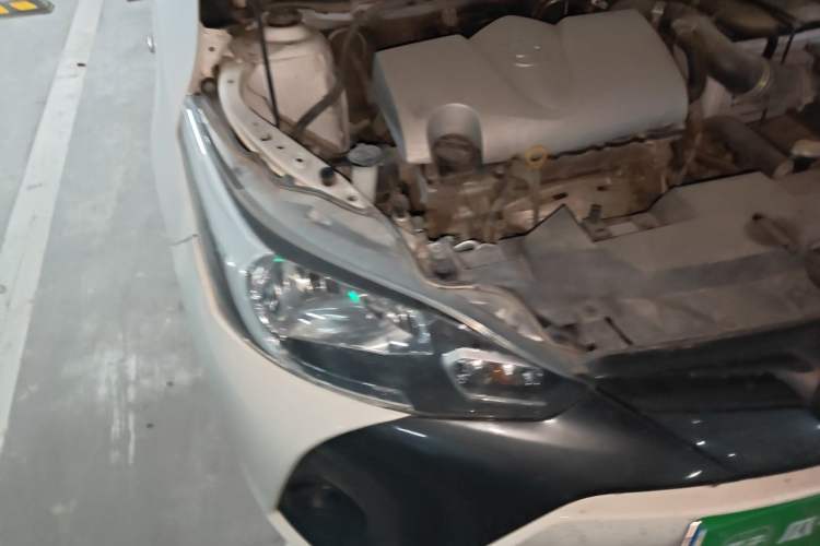 Used Toyota YARiS L Zhi Xuan 2017 1.5E CVT Enhanced Performance Edition Right Front Headlight