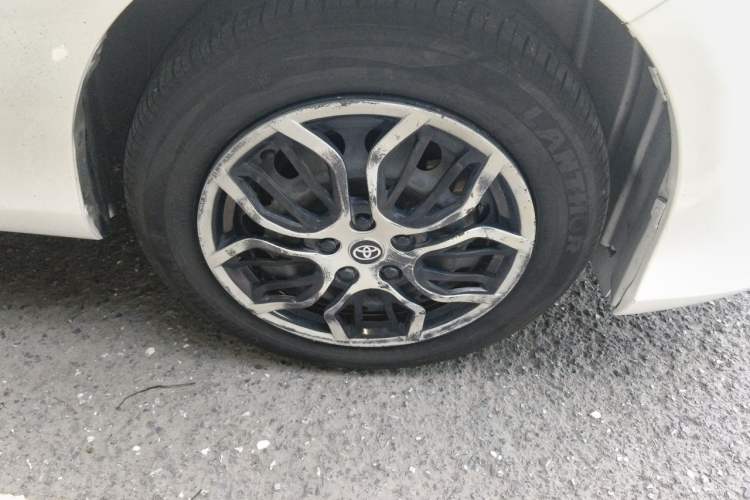 Used Toyota YARiS L Zhi Xuan 2017 1.5E CVT Enhanced Performance Edition Right Front Wheel Hub