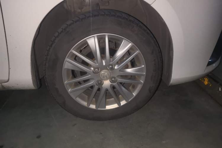 Used Toyota YARiS L Zhi Xuan 2017 1.5E CVT Enhanced Performance Edition Right Front Wheel Hub