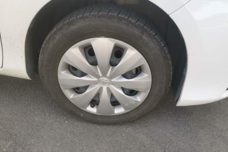 Used Toyota YARiS L Zhi Xuan 2017 1.5E CVT Enhanced Performance Edition Right Front Wheel Hub