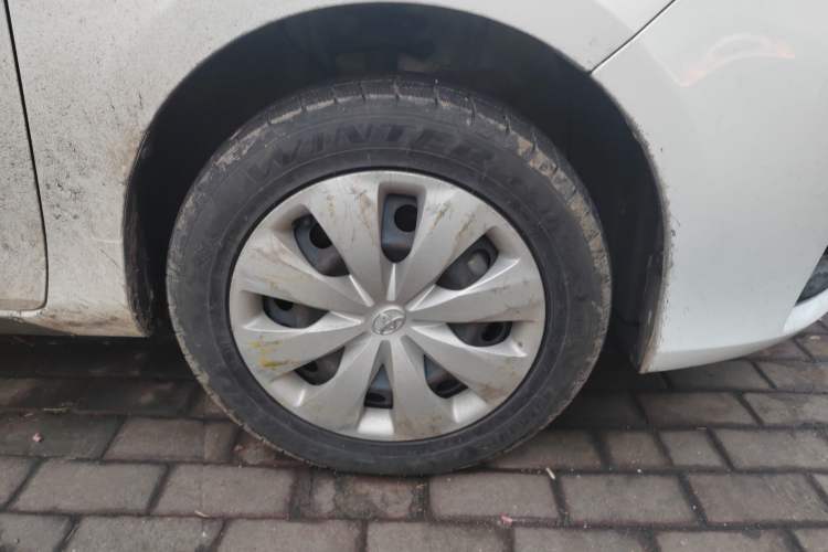 Used Toyota YARiS L Zhi Xuan 2017 1.5E CVT Enhanced Performance Edition Right Front Wheel Hub