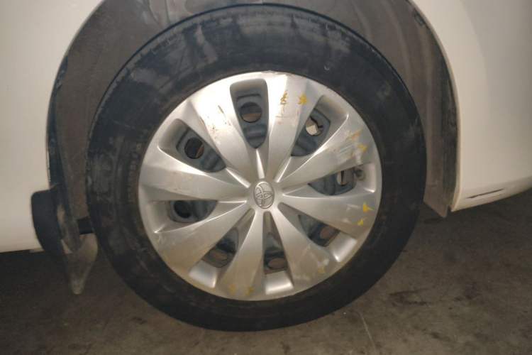 Used Toyota YARiS L Zhi Xuan 2017 1.5E CVT Enhanced Performance Edition Right Front Wheel Hub