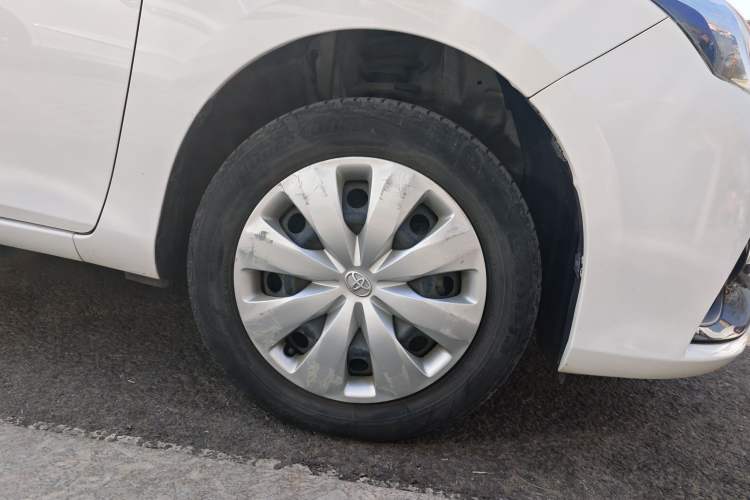 Used Toyota YARiS L Zhi Xuan 2017 1.5E CVT Enhanced Performance Edition Right Front Wheel Hub