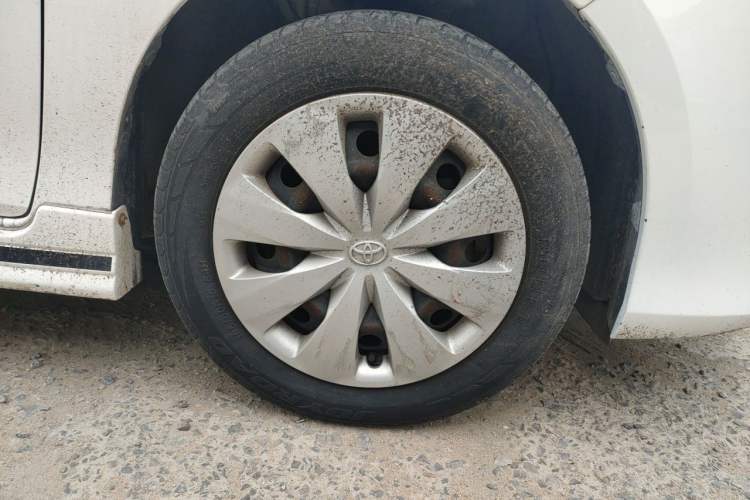 Used Toyota YARiS L Zhi Xuan 2017 1.5E CVT Enhanced Performance Edition Right Front Wheel Hub