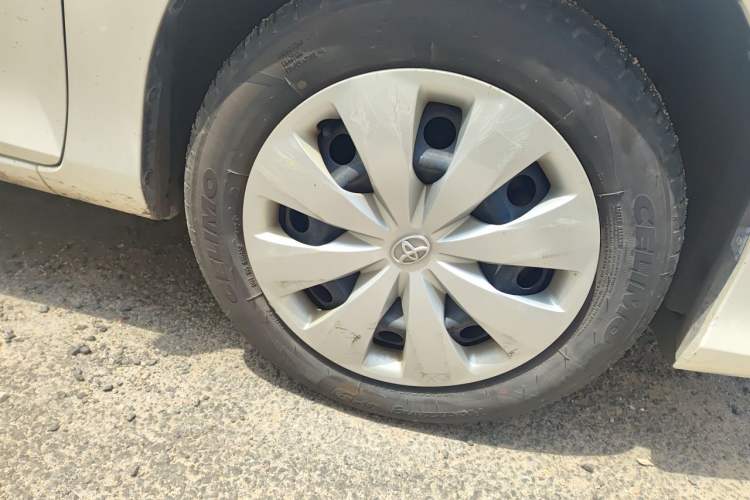 Used Toyota YARiS L Zhi Xuan 2017 1.5E CVT Enhanced Performance Edition Right Front Wheel Hub