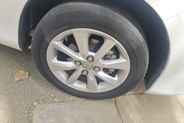 Used Toyota YARiS L Zhi Xuan 2017 1.5E CVT Enhanced Performance Edition Right Front Wheel Hub
