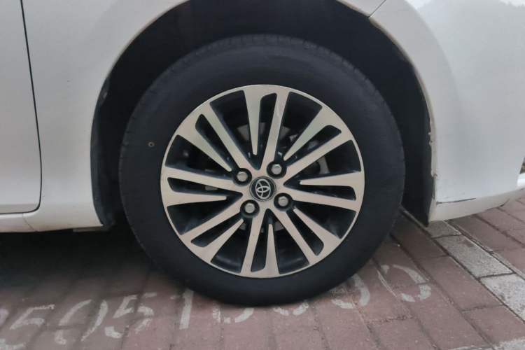 Used Toyota YARiS L Zhi Xuan 2017 1.5E CVT Enhanced Performance Edition Right Front Wheel Hub