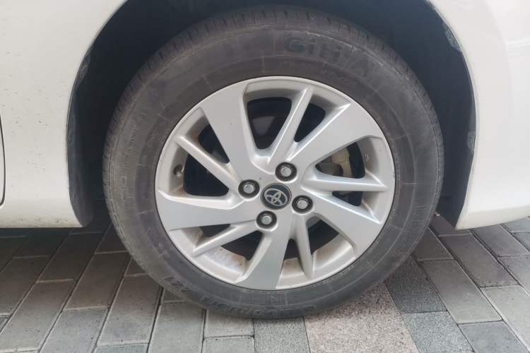 Used Toyota YARiS L Zhi Xuan 2017 1.5G CVT JingSu Model with Upgraded Sunroof Right Front Wheel Hub
