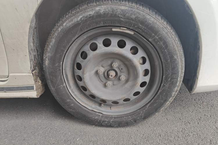 Used Toyota YARiS L Zhi Xuan 2017 1.5E CVT Enhanced Performance Edition Right Front Wheel Hub