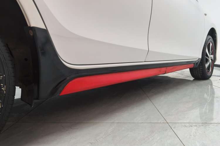 Used Toyota YARiS L Zhi Xuan 2017 1.5E CVT Enhanced Performance Edition Right Side Sill