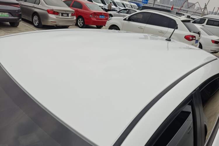 Used Toyota YARiS L Zhi Xuan 2017 1.5E CVT Enhanced Performance Edition Roof