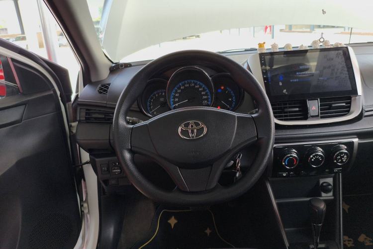 Used Toyota YARiS L Zhi Xuan 2017 1.5E CVT Enhanced Performance Edition Steering Wheel