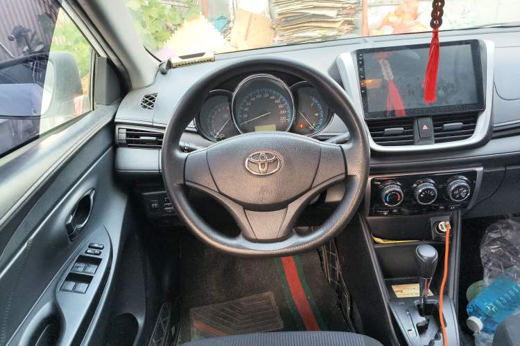 Used Toyota YARiS L Zhi Xuan 2017 1.5E CVT Enhanced Performance Edition Steering Wheel