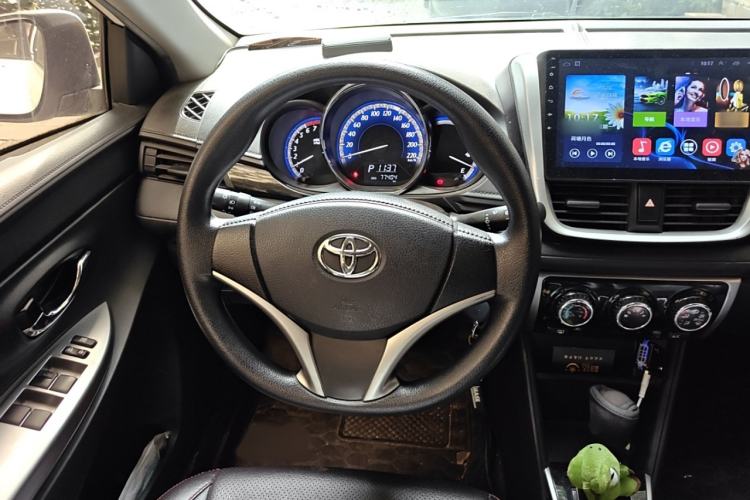 Used Toyota YARiS L Zhi Xuan 2017 1.5G CVT JingSu Model with Upgraded Sunroof Steering Wheel