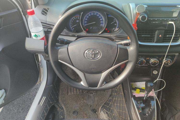 Used Toyota YARiS L Zhi Xuan 2017 1.5G CVT JingSu Model with Upgraded Sunroof Steering Wheel