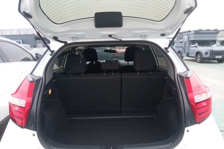 Used Toyota YARiS L Zhi Xuan 2017 1.5E CVT Enhanced Performance Edition Trunk
