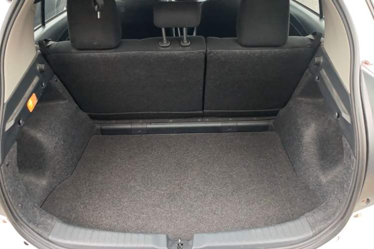 Used Toyota YARiS L Zhi Xuan 2017 1.5E CVT Enhanced Performance Edition Trunk