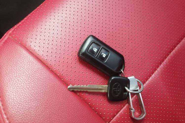 Used Toyota YARiS L Zhi Xuan 2017 1.5E CVT Enhanced Performance Edition Vehicle Key