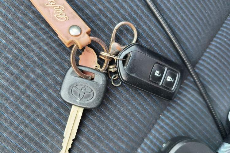 Used Toyota YARiS L Zhi Xuan 2017 1.5E CVT Enhanced Performance Edition Vehicle Key
