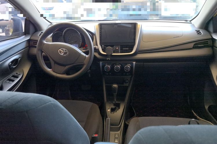 Used Toyota YARiS L Zhi Xuan 2017 1.5E CVT Enhanced Performance Edition Center Console