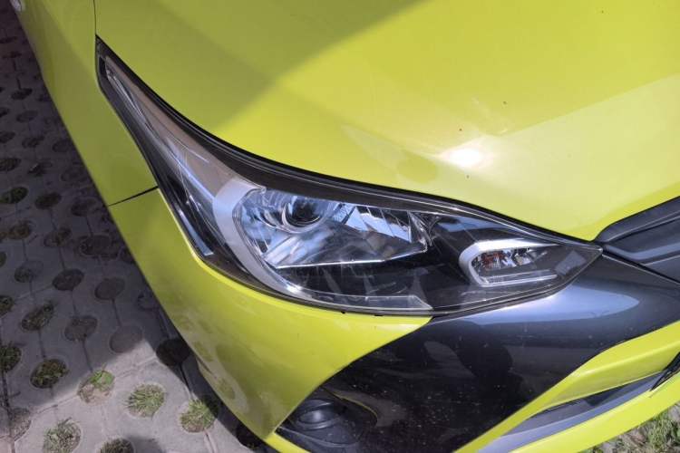 Used Toyota YARiS L Zhi Xuan 2017 1.5E CVT Enhanced Performance Edition Right Front Headlight