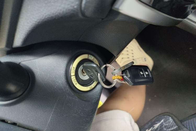 Used Toyota YARiS L Zhi Xuan 2017 1.5E CVT Enhanced Performance Edition Vehicle Key