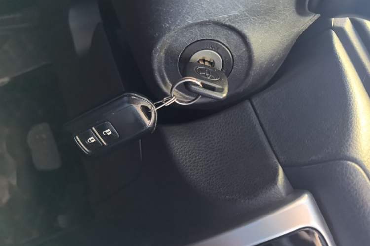 Used Toyota YARiS L Zhi Xuan 2017 1.5E CVT Enhanced Performance Edition Vehicle Key