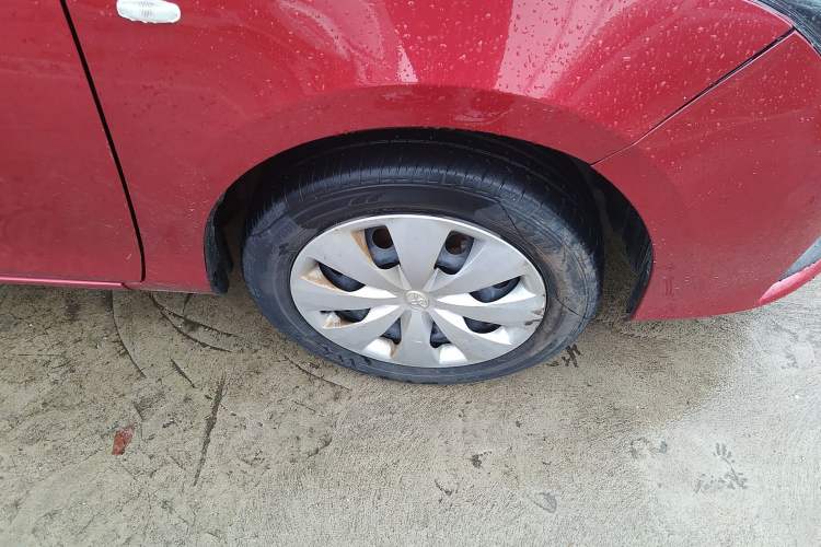 Used Toyota YARiS L Zhi Xuan 2018 1.5E CVT Champion Limited Edition Right Front Wheel Hub