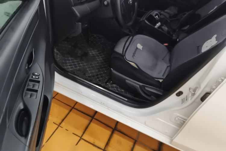 Used Toyota YARiS L Zhi Xuan 2018 1.5E CVT Champion Limited Edition Driver Seat