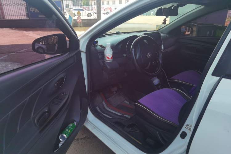 Used Toyota YARiS L Zhi Xuan 2018 1.5E CVT Champion Limited Edition Driver Seat
