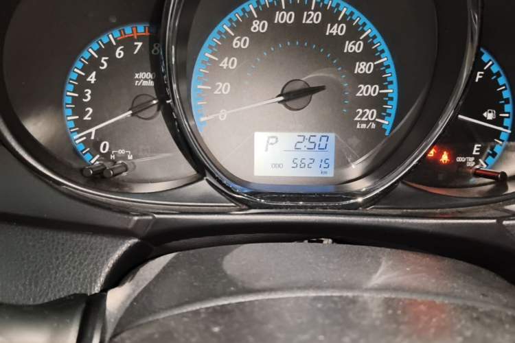 Used Toyota YARiS L Zhi Xuan 2018 1.5E CVT Champion Limited Edition Odometer Close Up